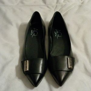 Women's flats